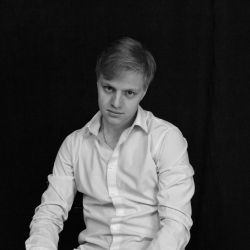 Антон Семёнов